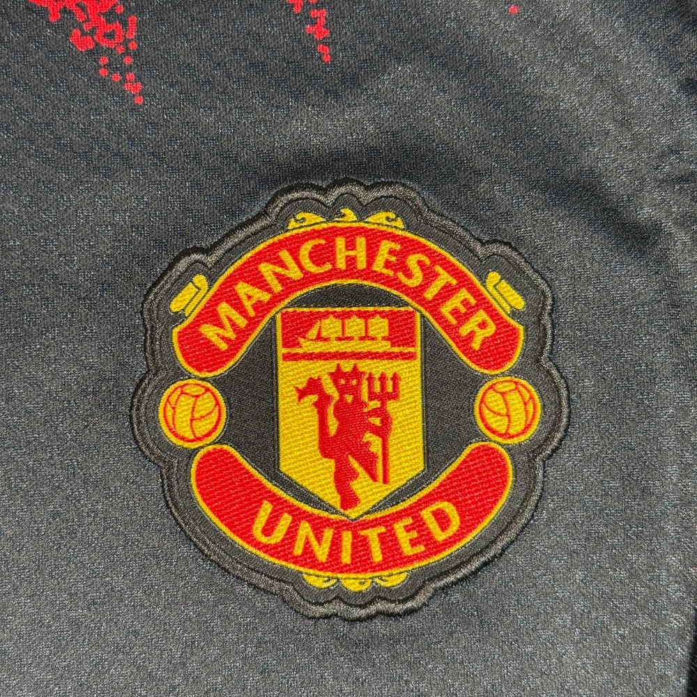 Adidas Manchester United FC Street Jersey Mens Large Black Red KH4804 NWT - Picture 2 of 7